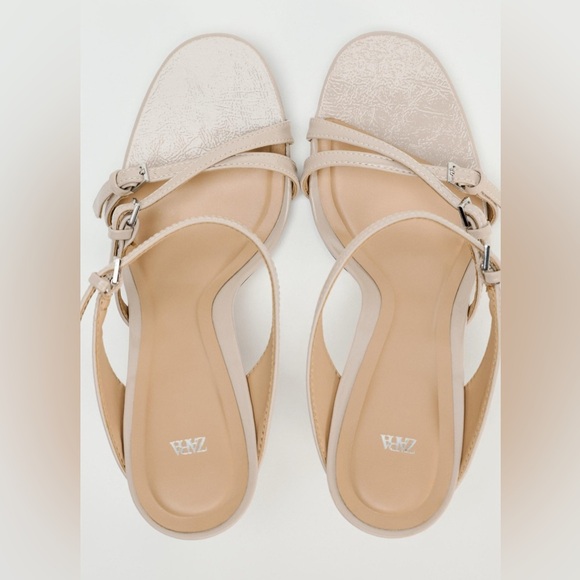 🔥🔥Zara sandals  heeled buckles - Picture 1 of 3